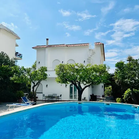 Bed & Breakfast V Harmony In Sorrento 3*